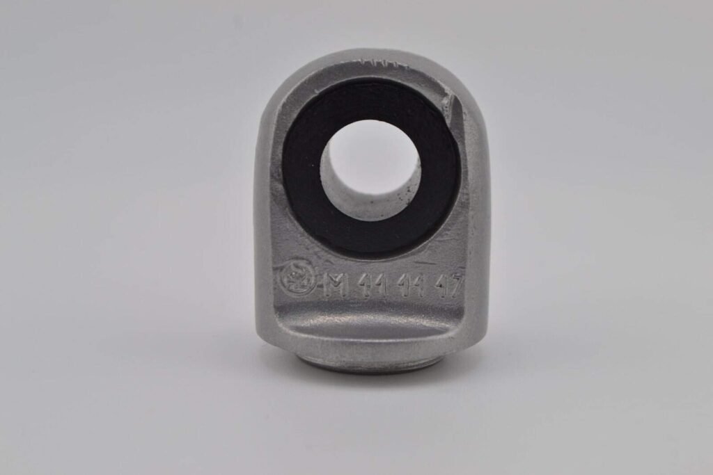 Guma mocowania amortyzatora SHL M11 na zdjęciu.