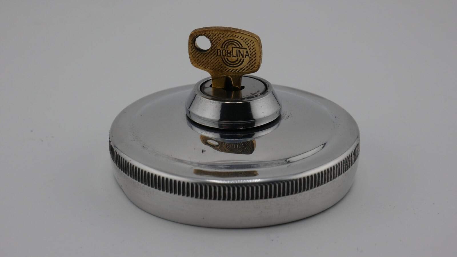 Korek zbiornika paliwa z kluczykiem Simson S51 SR50 po renowacji DDR - obrazek 3