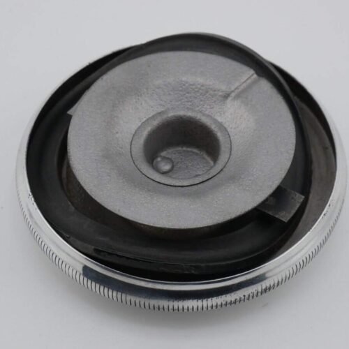 Korek zbiornika paliwa do motocykla MZ po renowacji DDR.