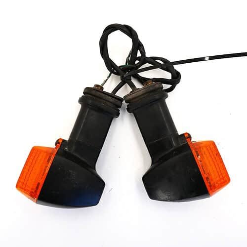 23040A / 23051 Kierunkowskazy tylne komplet 2 sztuki (LAMP-SIGNAL, RR) – Kawasaki ZXR400 230401201 / 230511248 – używane