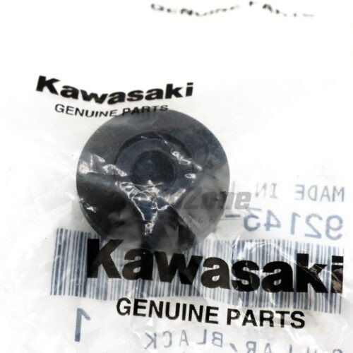 92143 Tulejka dystansowa owiewki (COLLAR,BLACK) – Kawasaki ZXR400 921431226 – nowe