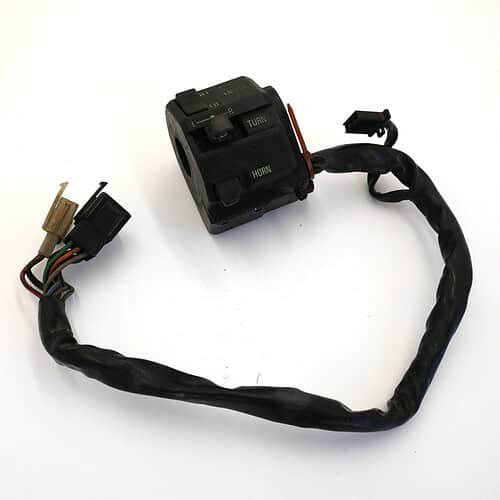 46091A Przełączniki zespolone obudowa lewa (HOUSING-ASSY-CONTROL,LH) – Kawasaki ZXR400 460911447 – używane