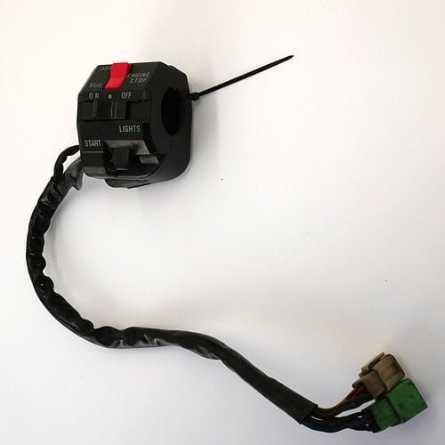 46091 Przełączniki zespolone obudowa prawa (HOUSING-ASSY-CONTROL,RH) – Kawasaki ZXR400 460911441 – używane