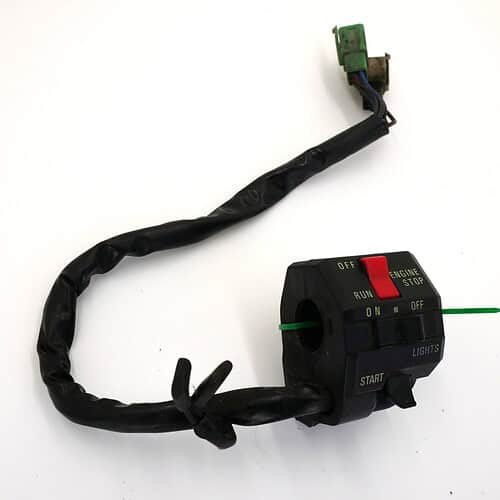 46091 Przełączniki zespolone obudowa prawa (HOUSING-ASSY-CONTROL,RH) – Kawasaki ZXR400 460911441 – używane