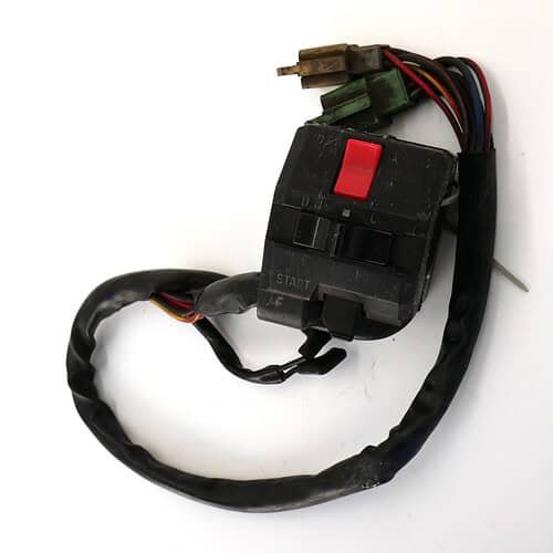 46091 Przełączniki zespolone obudowa prawa (HOUSING-ASSY-CONTROL,RH) – Kawasaki ZXR400 460911441 – używane