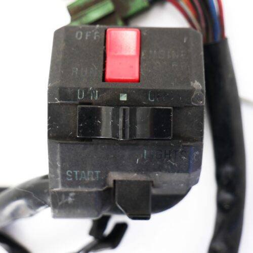 MotoZoneService - 46091 Przełączniki zespolone obudowa prawa (HOUSING-ASSY-CONTROL,RH) – Kawasaki ZXR400 460911441 – używane