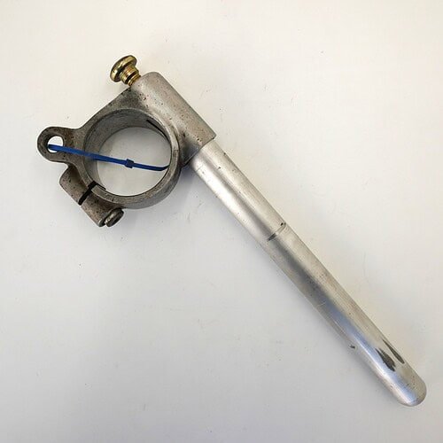 46003A / 46012A / 92150A Clip-on kierownica prawa (HANDLE + HOLDER) – Kawasaki ZXR400 460031341 / 460121241 / 921531440 – używane