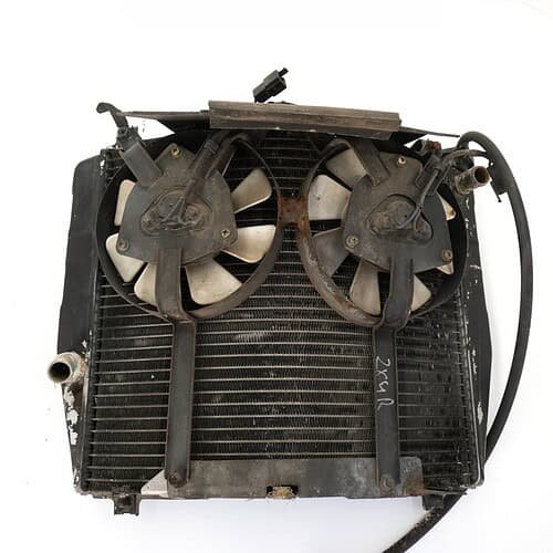 39060 Chłodnica cieczy z dwoma wentylatorami na tor (RADIATOR) – Kawasaki ZXR400 390601112 – używane