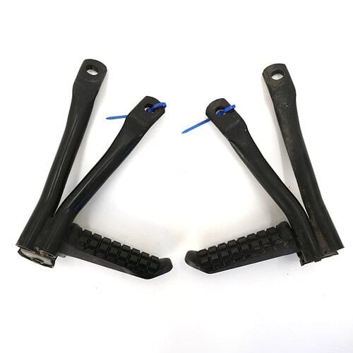 35011 / 34028 Podnóżki pasażera komplet (STEP,RR) – Kawasaki ZXR400 350111497 / 350111498 / 340281490 / 340281491 – używane