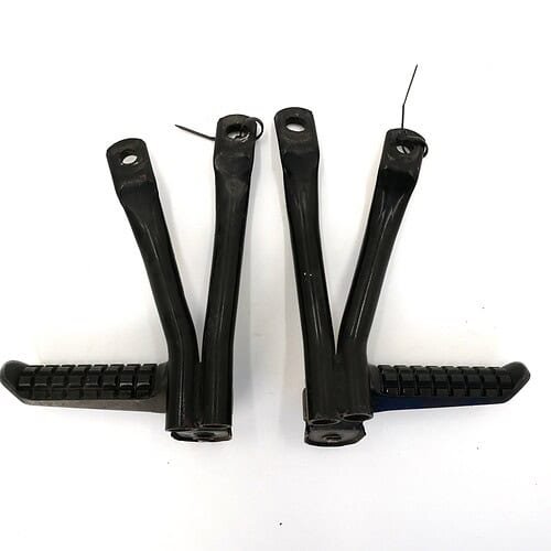 35011 / 34028 Podnóżki pasażera komplet (STEP,RR) – Kawasaki ZXR400 350111497 / 350111498 / 340281490 / 340281491 – używane