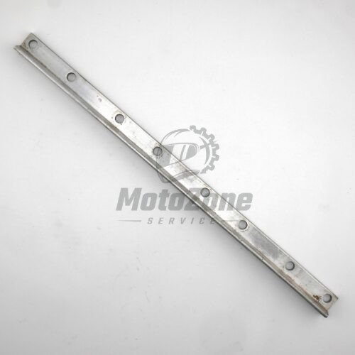 13183 Płyta gaźników dolna (PLATE, CARBURETOR LWR) – Kawasaki ZXR400 131831317 – używane