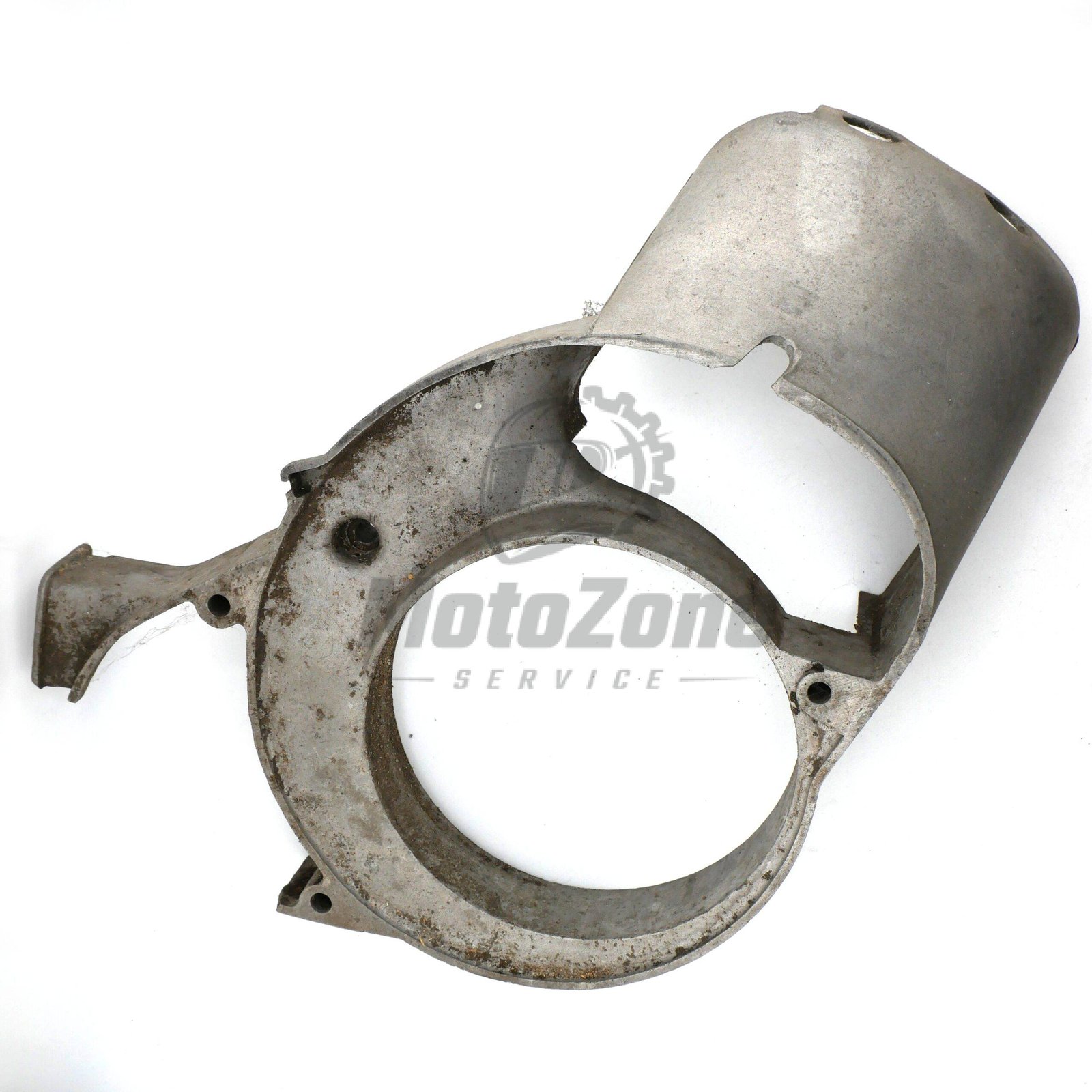 Osłona silnika prawa DDR 1137120905 TL6478/14 – Simson Duo KR51/1 SR4-2 SR4-4 – uszkodzone 2 1 Osłona silnika prawa DDR 1137120905 do Simson Duo KR51/1 SR4-2 SR4-4. Używana, w dobrym stanie.
