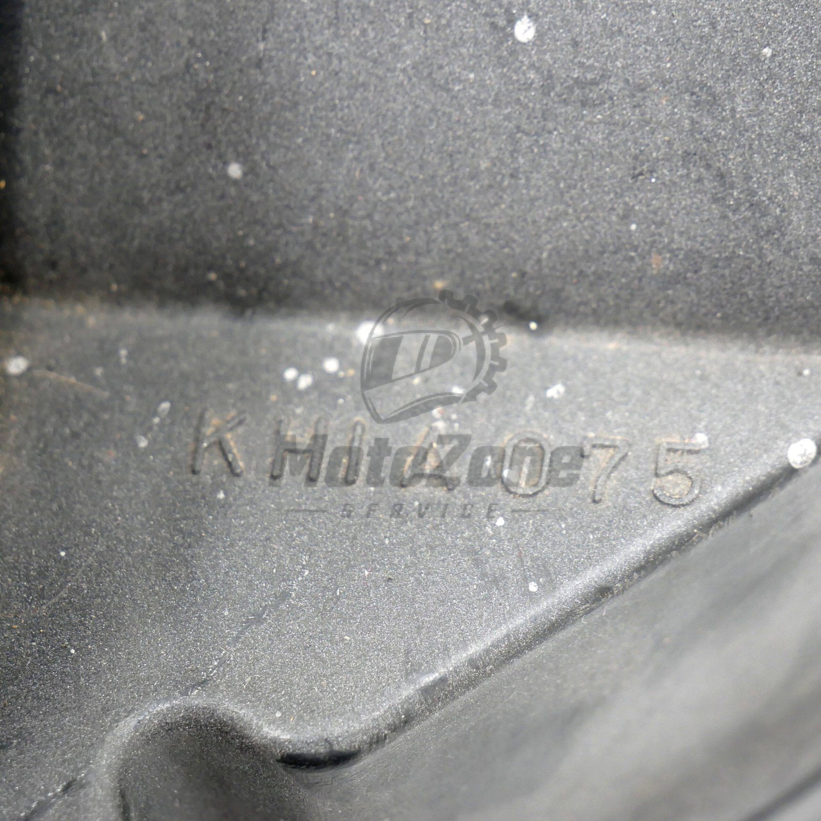 11010 Obudowa filtra powietrza wersja H (AIRBOX FILTER-ASSY-AIR) – Kawasaki ZXR400H 1989-1990 110111287 – używane 6 Obudowa filtra powietrza do Kawasaki ZXR400H 1989-1990, wersja H, używana.