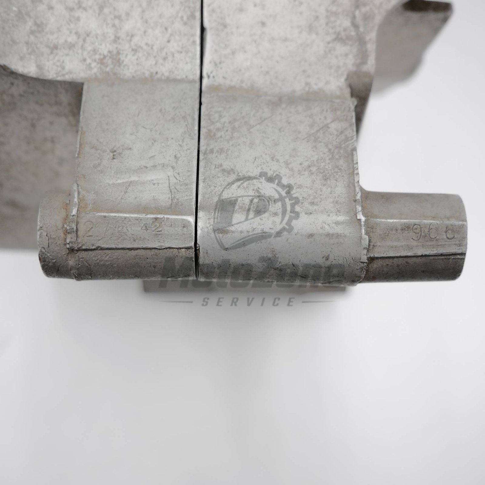 Kartery silnika M531/M541 – Simson S51 SR50 – DDR – używane – nr 5628239 4 MotoZoneService - Kartery silnika M531/M541 – Simson S51 SR50 – DDR – używane – nr 5308558 OEM
