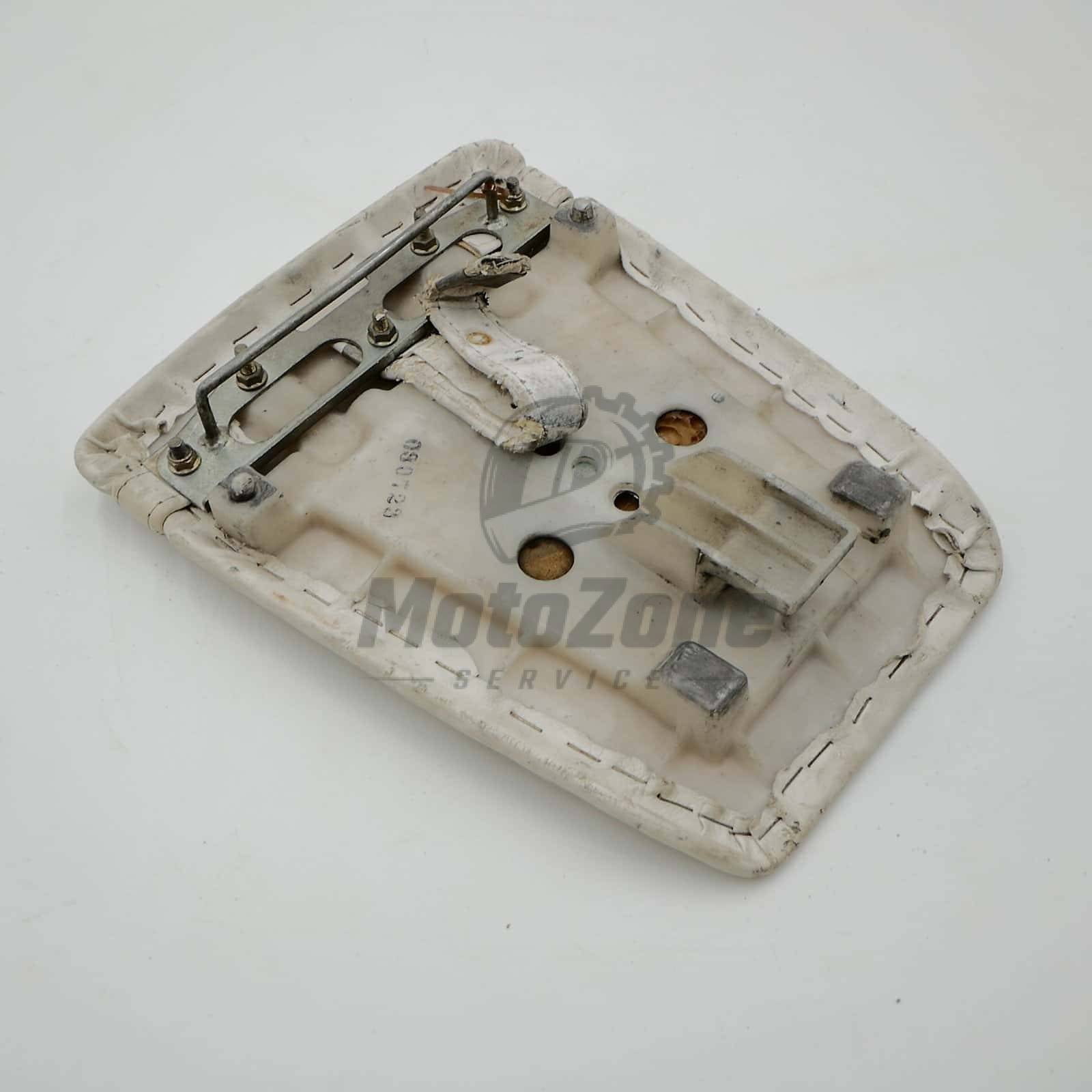 53001A Siedzenie tylne białe wersja H (SEAT-ASSY, RR, WHITE) – Kawasaki ZXR400H 1989-1990 53001-1588 – używane 6 MotoZoneService -4