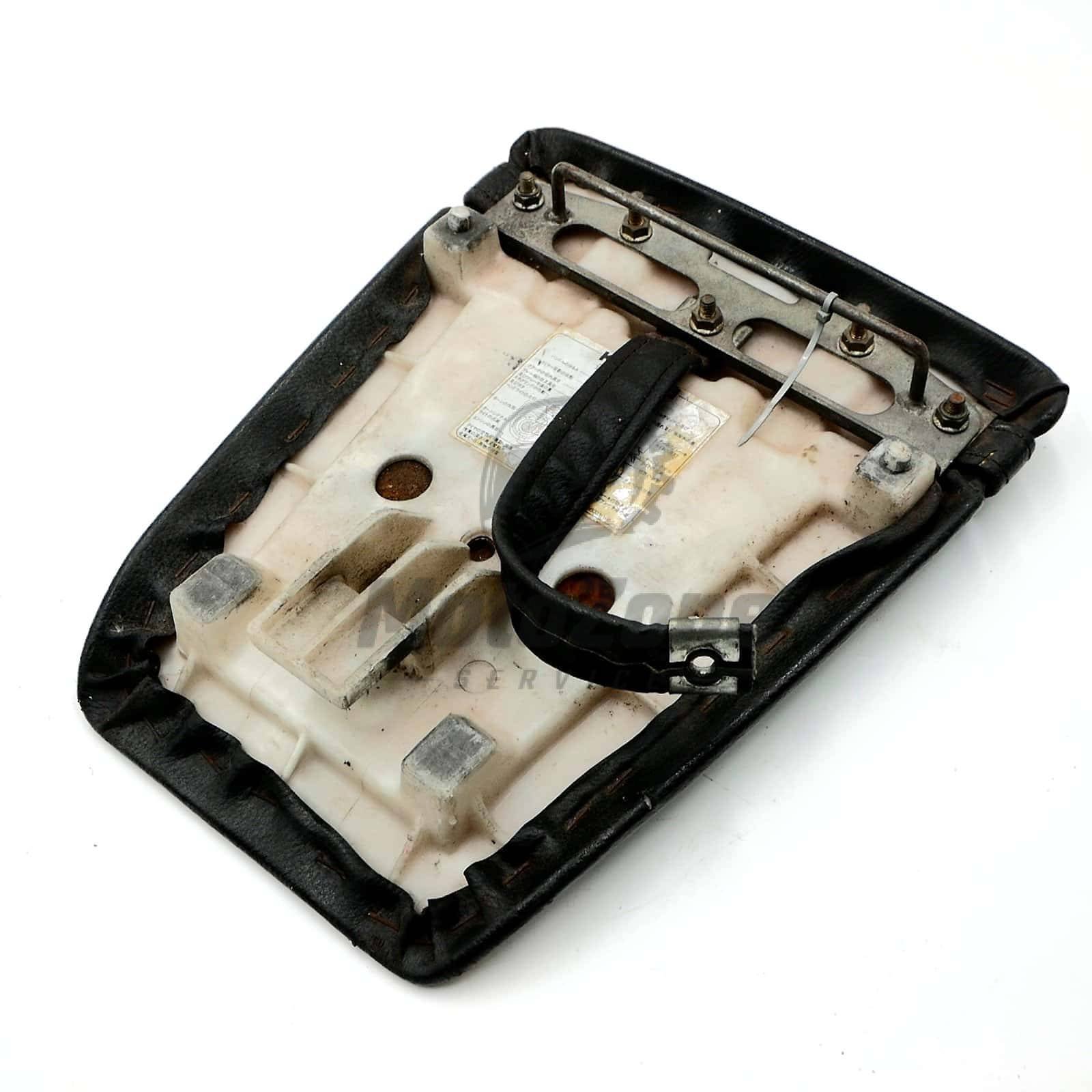 53001A Siedzenie tylne czarne wersja H (SEAT-ASSY, RR, BLACK) – Kawasaki ZXR400H 1989-1990 53001-1588-MA – używane 6 MotoZoneService -4