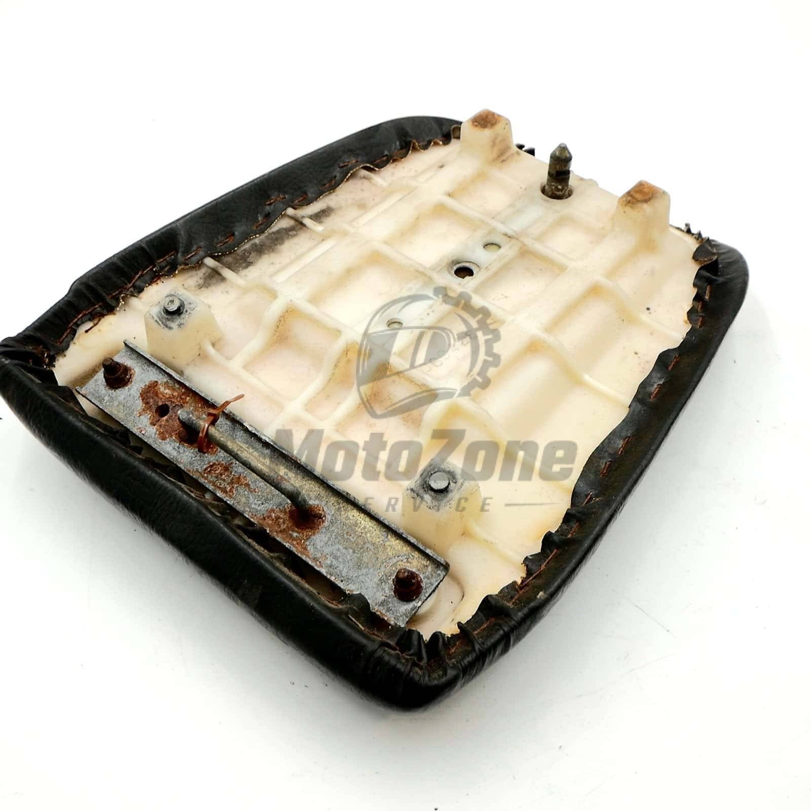 53001A Siedzenie tylne pasażera czarne (SEAT-ASSY, RR, BLACK) – Kawasaki ZXR400 530011643MA – używane 8 5 MotoZoneService -4