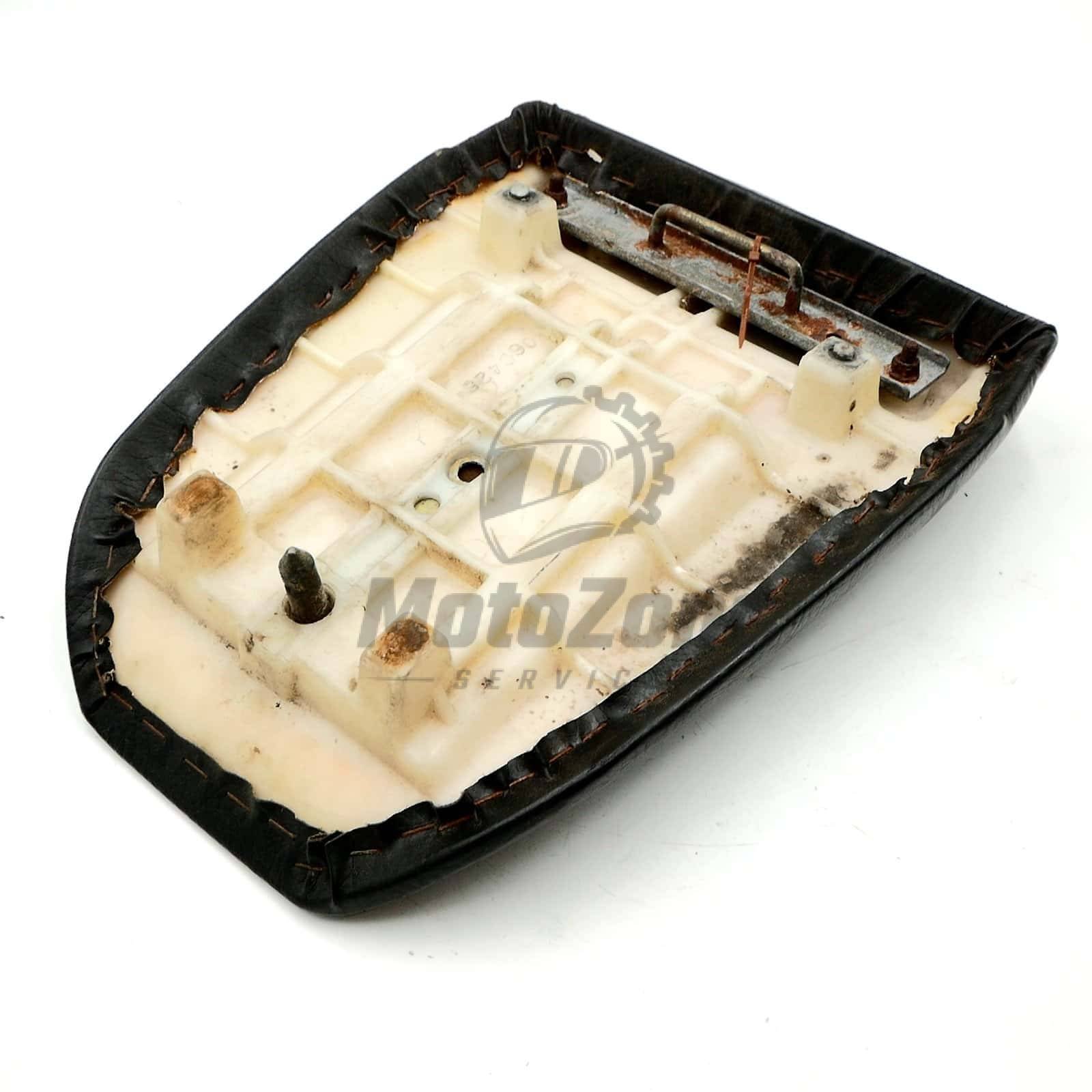 53001A Siedzenie tylne pasażera czarne (SEAT-ASSY, RR, BLACK) – Kawasaki ZXR400 530011643MA – używane 8 6 MotoZoneService -4