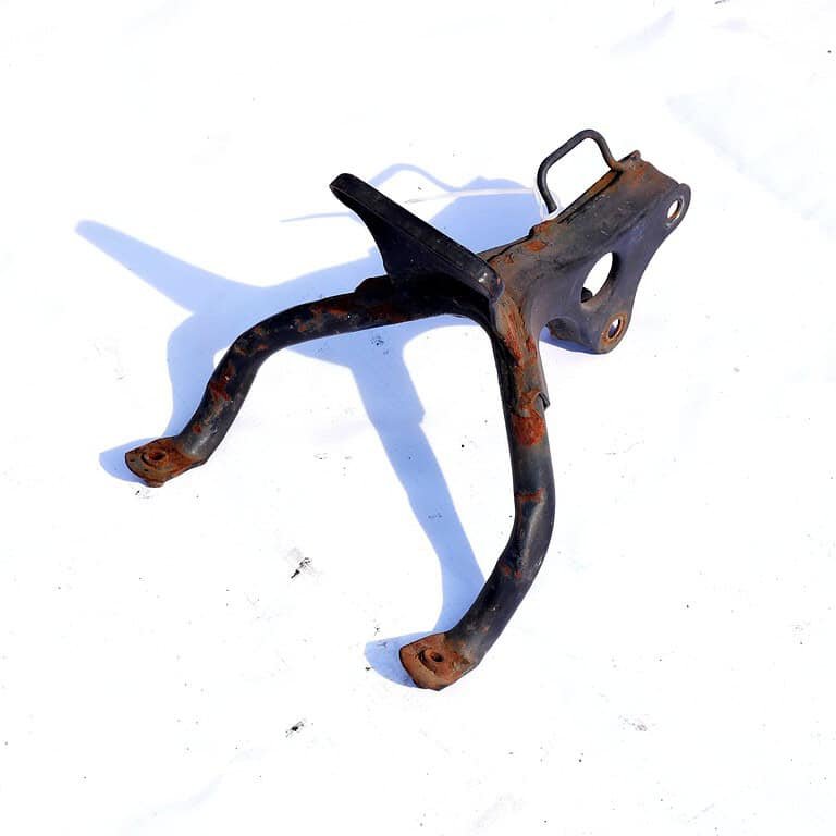 MotoZoneService - 11047B Stelaż uchwyt czaszy licznika (BRACKET,UPP COWLING) – Kawasaki ZXR400 110471634 – używane 2 (Kopia) OEM