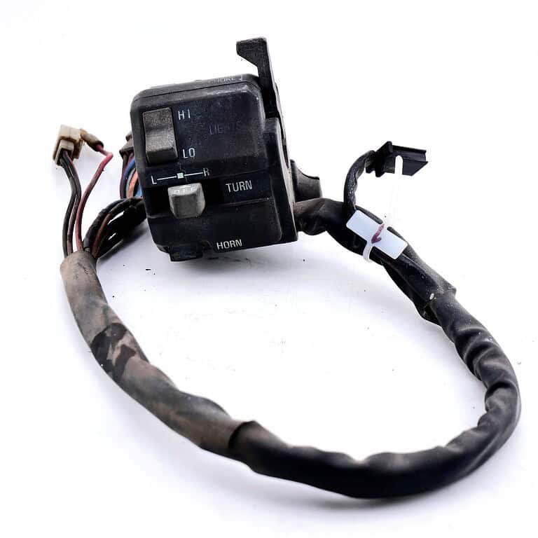 MotoZoneService - 46091A Przełączniki zespolone obudowa lewa (HOUSING-ASSY-CONTROL,LH) – Kawasaki ZXR400 460911447 – używane 2 (Kopia) OEM
