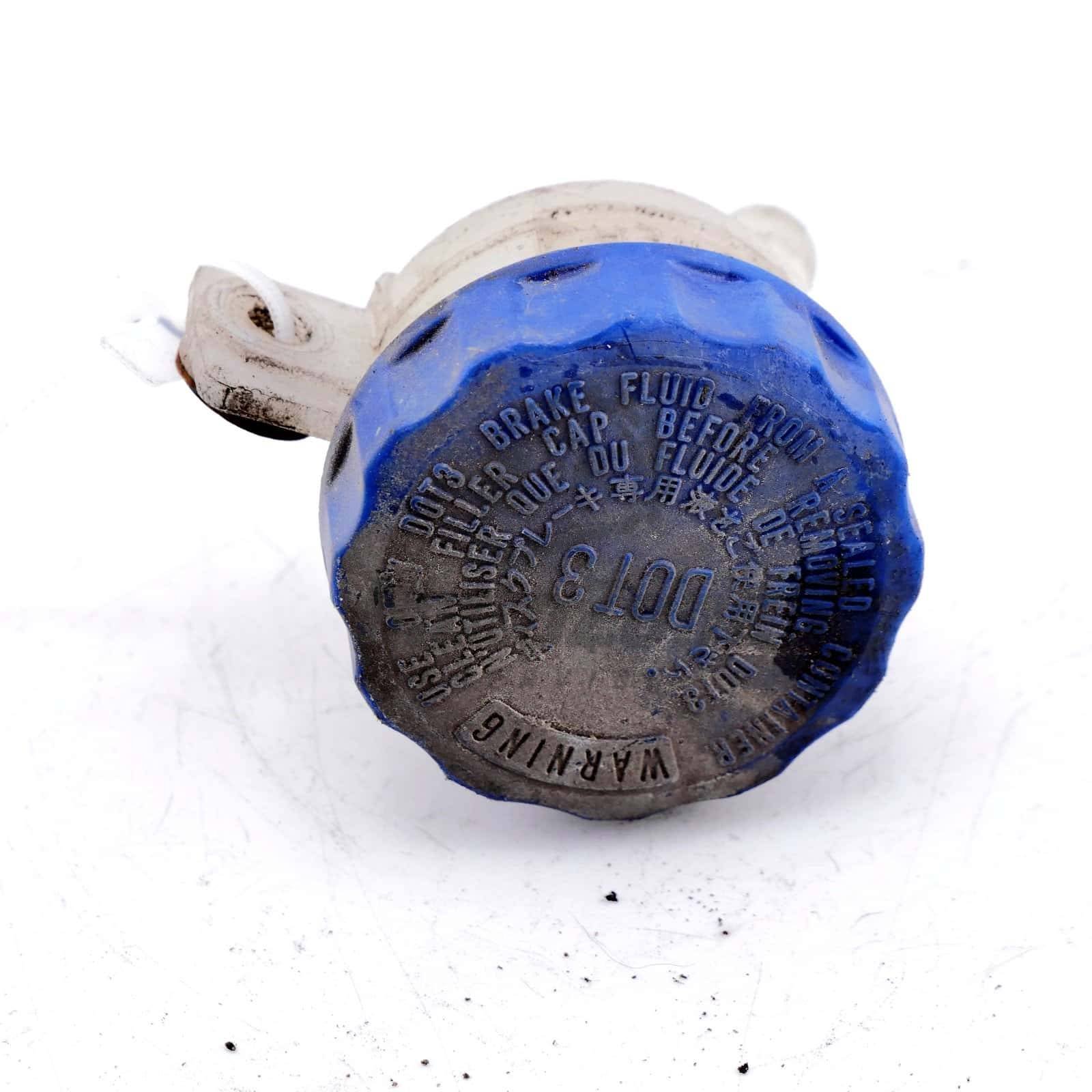 43078 / 43027 / 43028 / 43026 Zbiorniczek tylnej pompy hamulcowej (komplet) (RESERVOIR / CAP / DIAPHRAGM) – Kawasaki ZXR400 430781082 / 430271051 / 430281057 / 430261051 – używane 1 2 MotoZoneService - 43078 / 43027 / 43028 / 43026 Zbiorniczek tylnej pompy hamulcowej (komplet) (RESERVOIR / CAP / DIAPHRAGM) – Kawasaki ZXR400 430781082 / 430271051 / 430281057 / 430261051 – używane (Kopia) OEM
