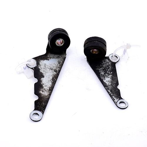 MotoZoneService - 11047 + 11047A Zestaw uchwytów prawy i lewy (BRACKET,RH + BRACKET,LH) – Kawasaki ZXR400 110471378 + 110471379 – używane OEM