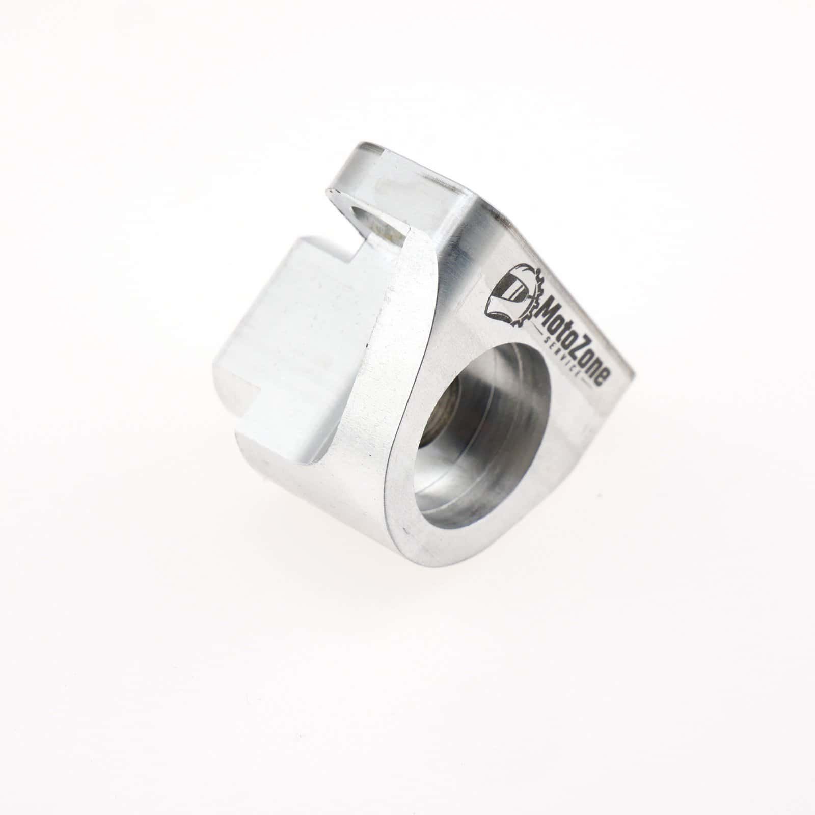 32029 Uchwyt silnika prawy srebrny (BRACKET-ENGINE,RH,SILVER) – Kawasaki ZXR400 320291837KF – nowe MotoZoneService 6 MotoZoneService - 32029 Uchwyt silnika prawy srebrny (BRACKET-ENGINE,RH,SILVER) – Kawasaki ZXR400 320291837KF – nowe MotoZoneService OEM