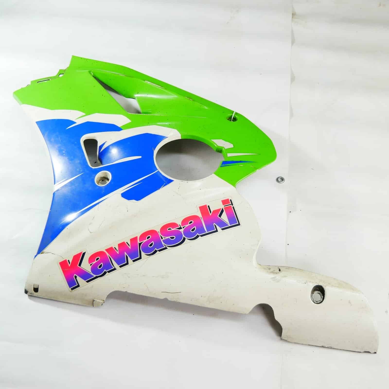55049 Owiewka boczna dolna lewa zielona (COWLING.,LWR,LH,GREEN/WHITE) – Kawasaki ZXR400 550495034CK – używane 3 MotoZoneService - 55049 Owiewka boczna duża lewa zielona (COWLING.,LWR,LH,GREEN) – Kawasaki ZXR400 – używane (Kopia) OEM