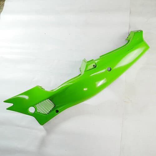 MotoZoneService - 55049 Owiewka górna przednia czasza biało-niebieska (COWLING.,UPP,P.WHITE/BLUE) – Kawasaki ZXR400 5504950336F – używane OEM